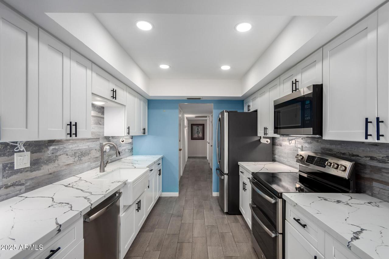 19045 N Signal Butte Cir., Sun City, AZ 85373