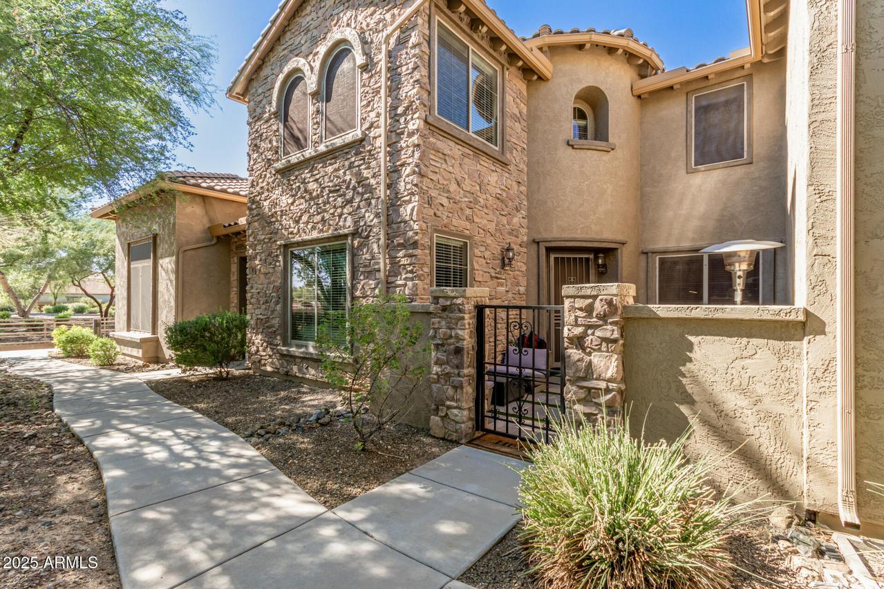 28613 N 21st Ave., Phoenix, AZ 85085