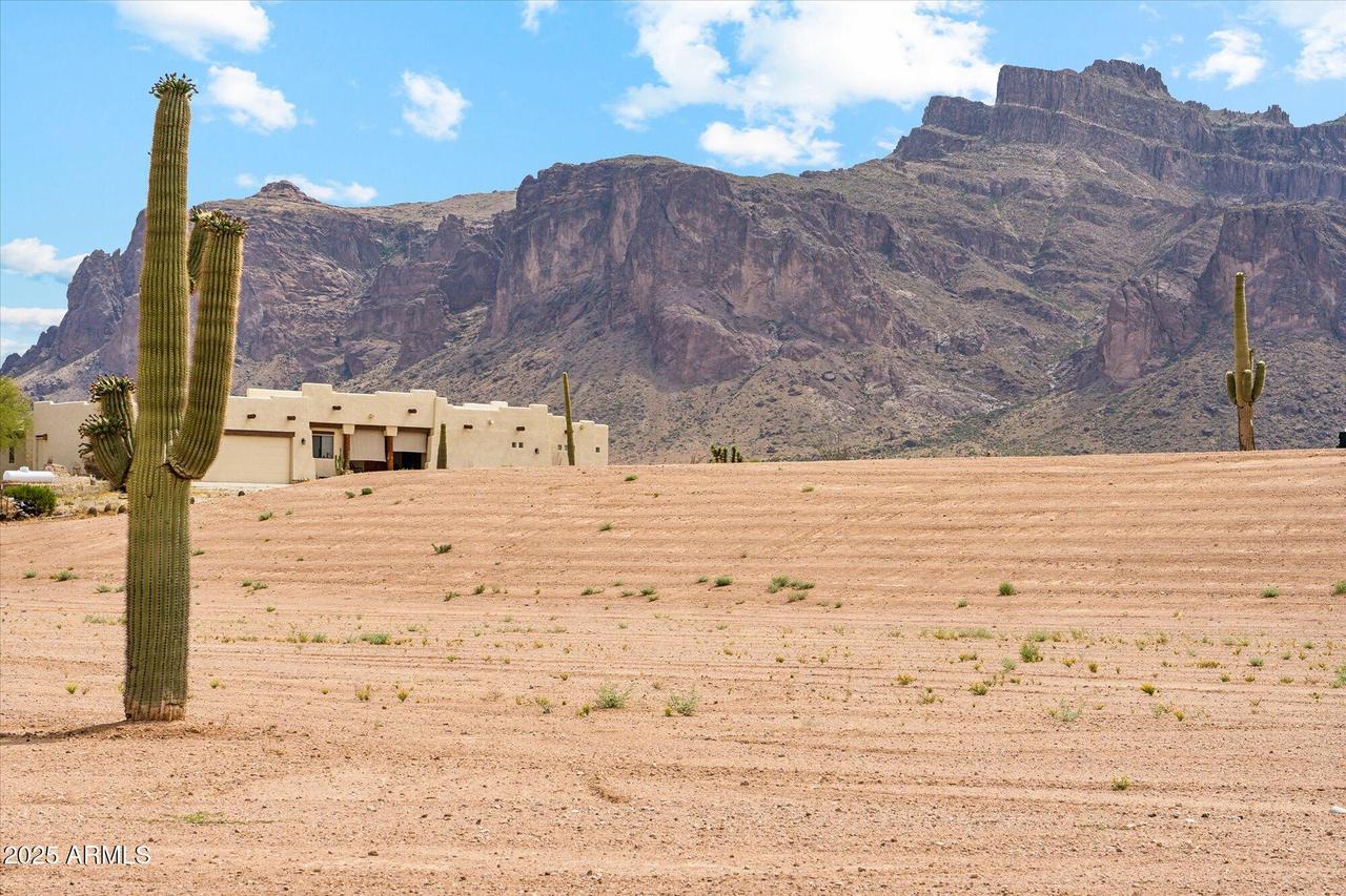 S Roadrunner Rd. #3, Apache Junction, AZ 85119