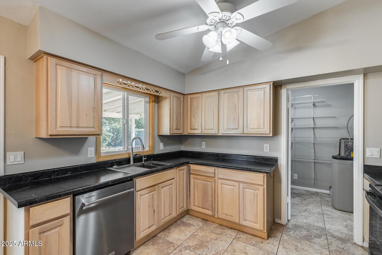 529 N 95th St., Mesa, AZ 85207