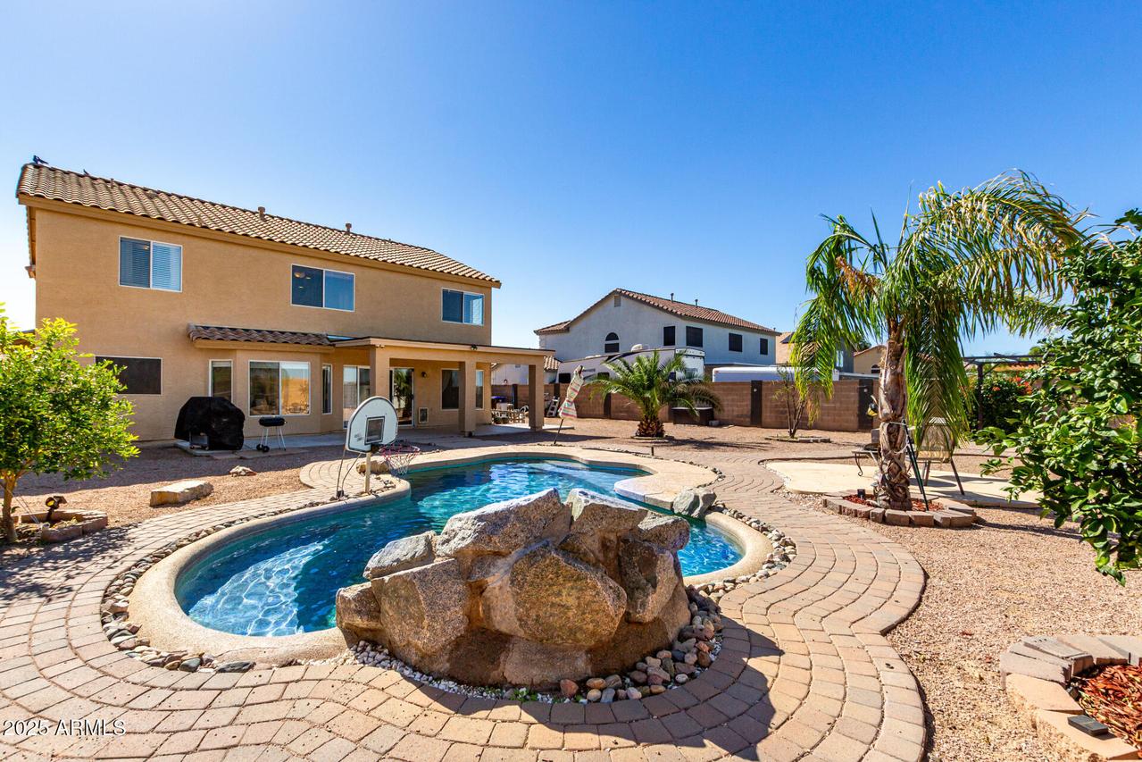 944 E Rosebud Dr., San Tan Valley, AZ 85143