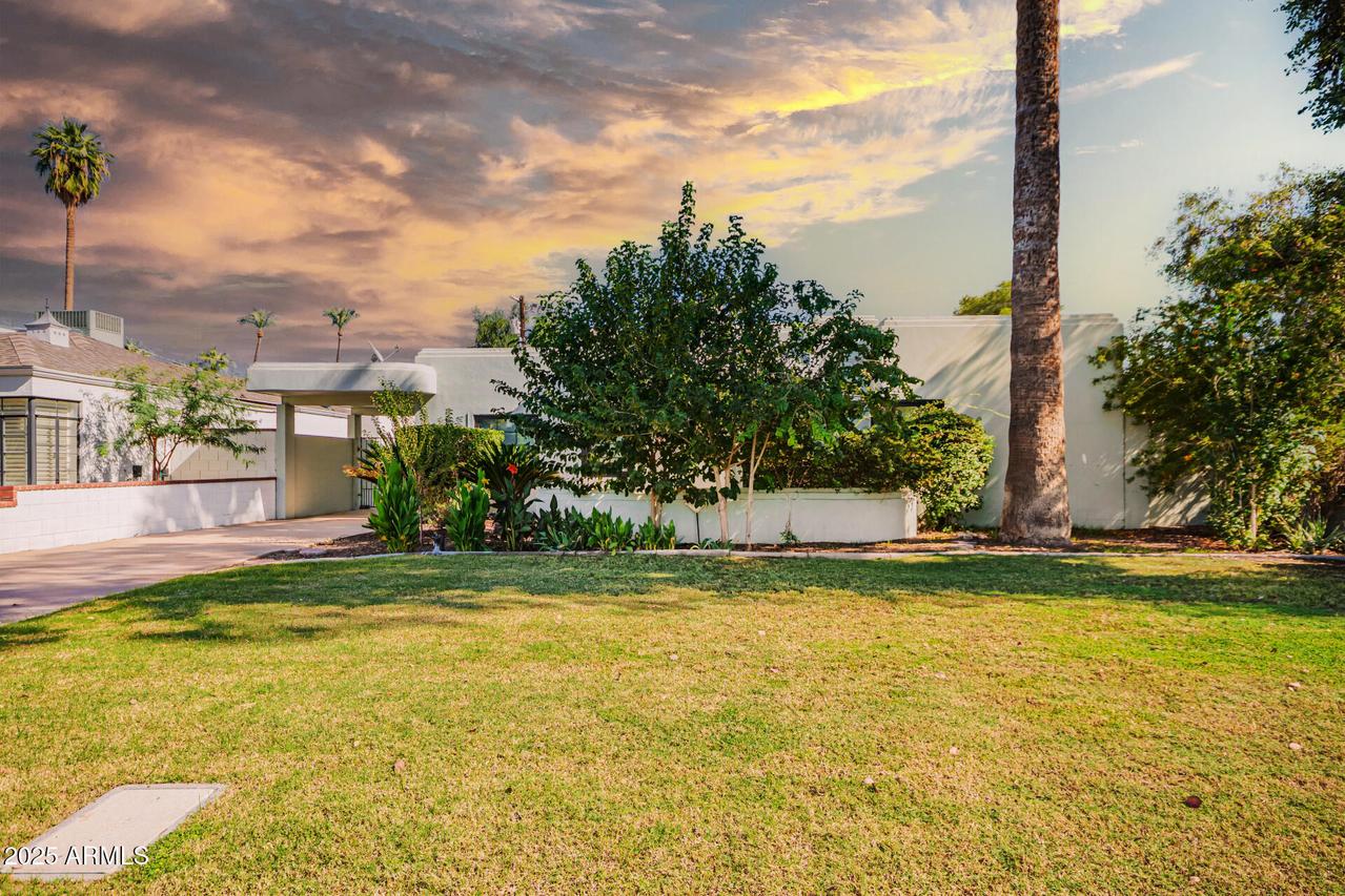 2209 N 12th Ave., Phoenix, AZ 85007