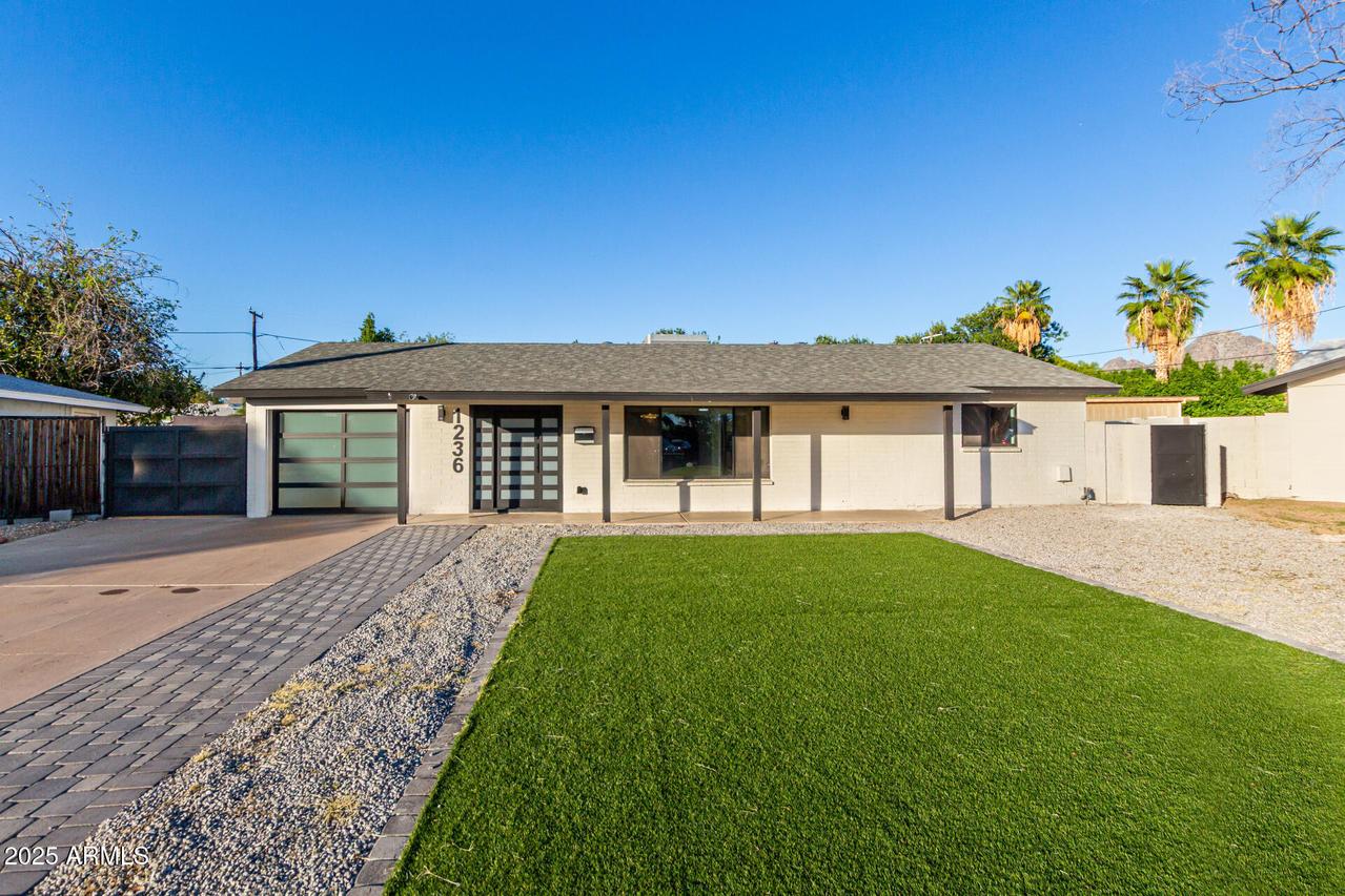 1236 E Mclellan Blvd., Phoenix, AZ 85014