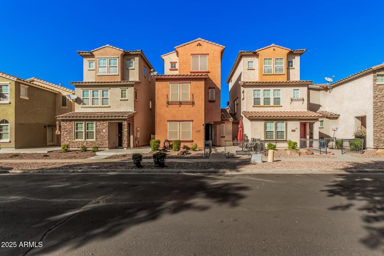 7742 W Terri Lee Dr., Phoenix, AZ 85035