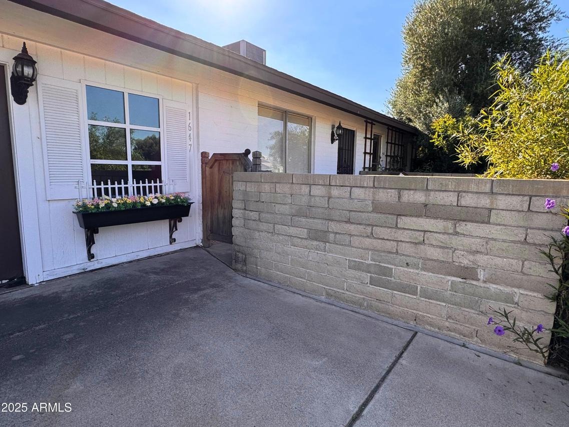 1647 W Villa Rita Dr., Phoenix, AZ 85023