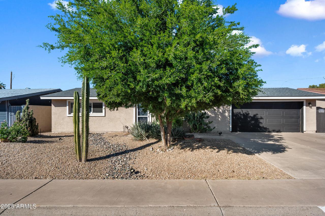 2210 E Vista Dr., Phoenix, AZ 85022