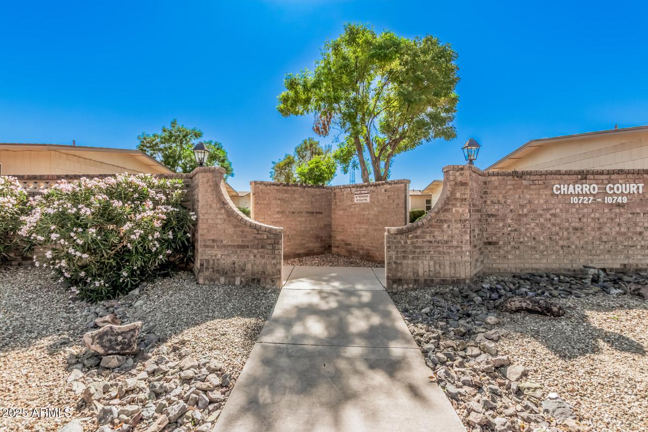 10735 W Santa Fe Dr., Sun City, AZ 85351