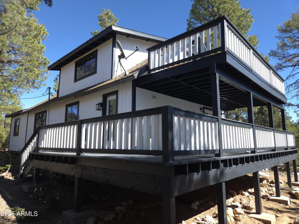 3326 Homestead Dr., Overgaard, AZ 85933