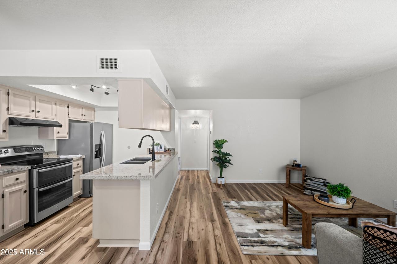 520 N Stapley Dr. #285, Mesa, AZ 85203