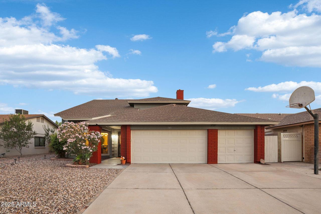 945 W Portobello Ave., Mesa, AZ 85210