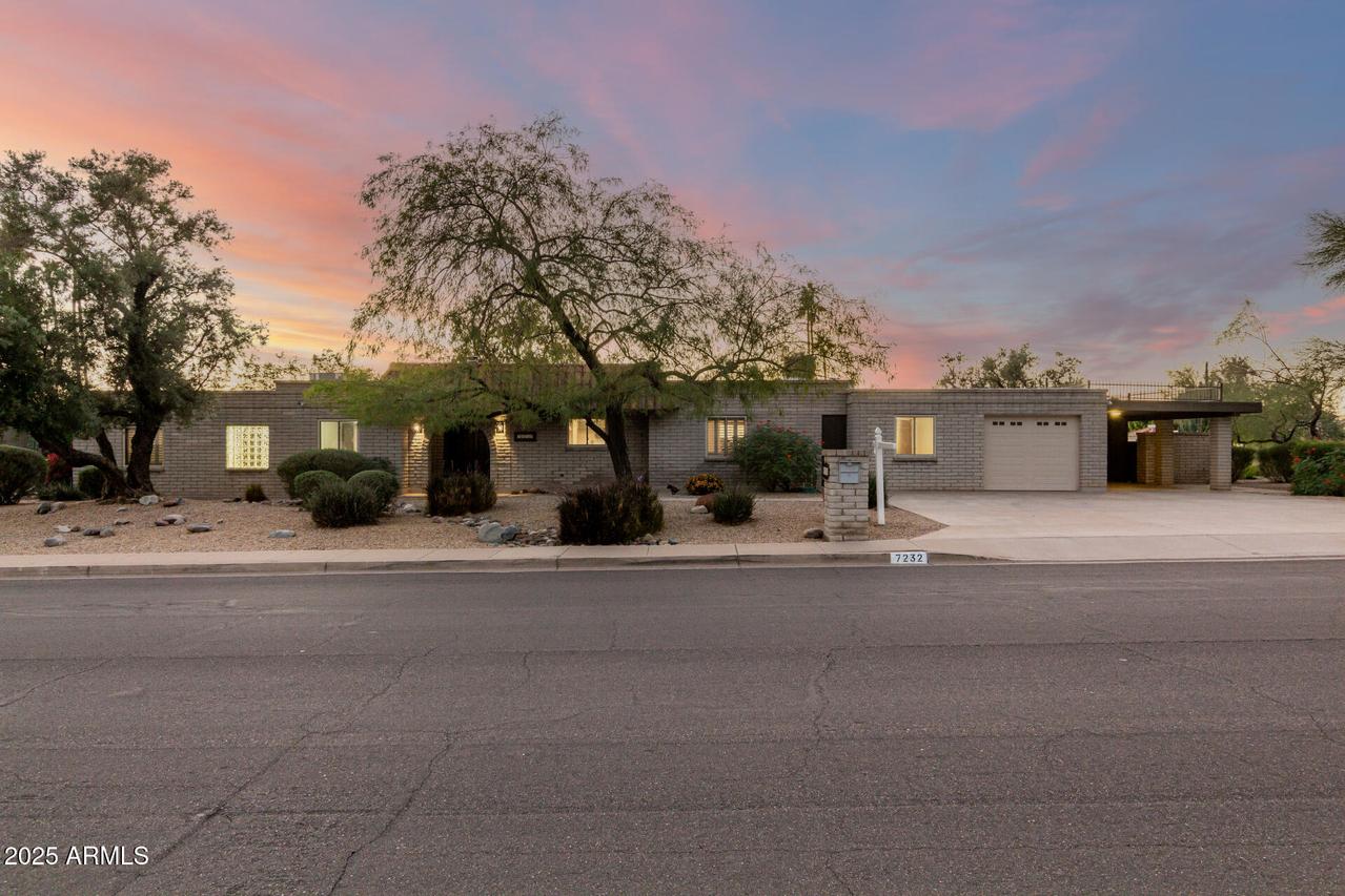 7232 N 22nd St., Phoenix, AZ 85020
