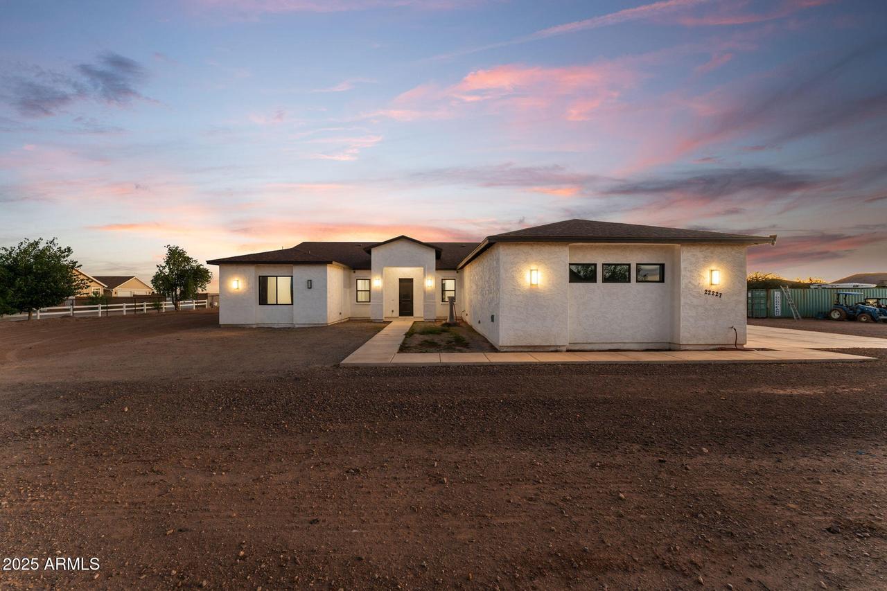 22227 W Dixileta Dr., Wittmann, AZ 85361