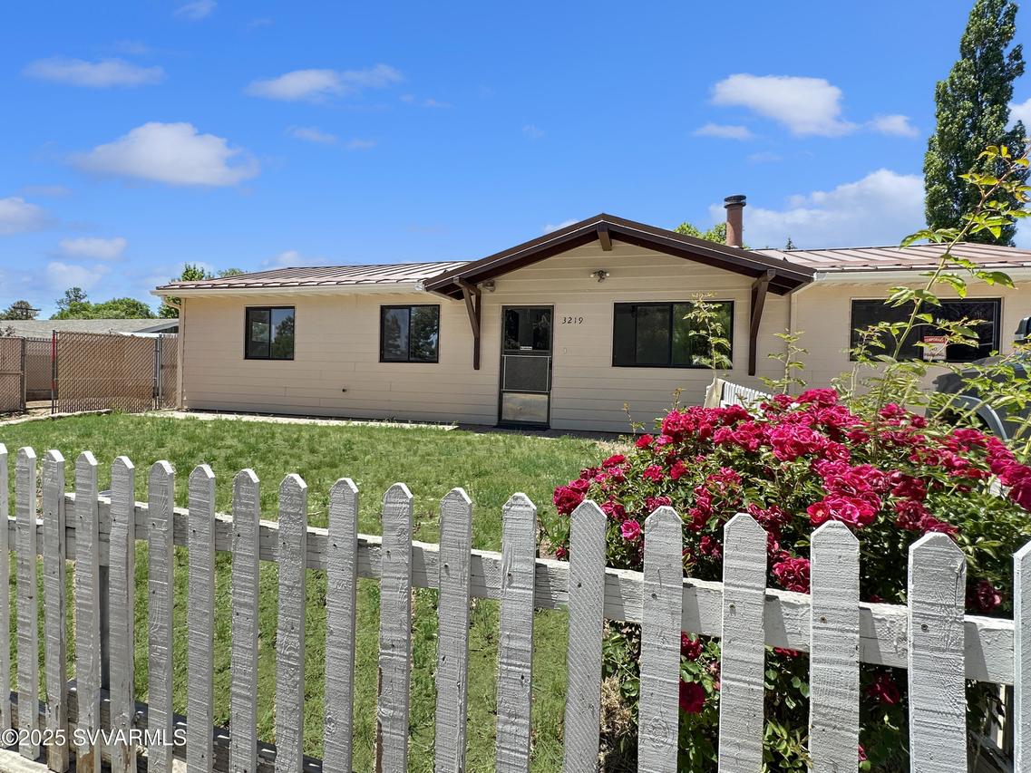 3219 N Manor Rd., Flagstaff, AZ 86004