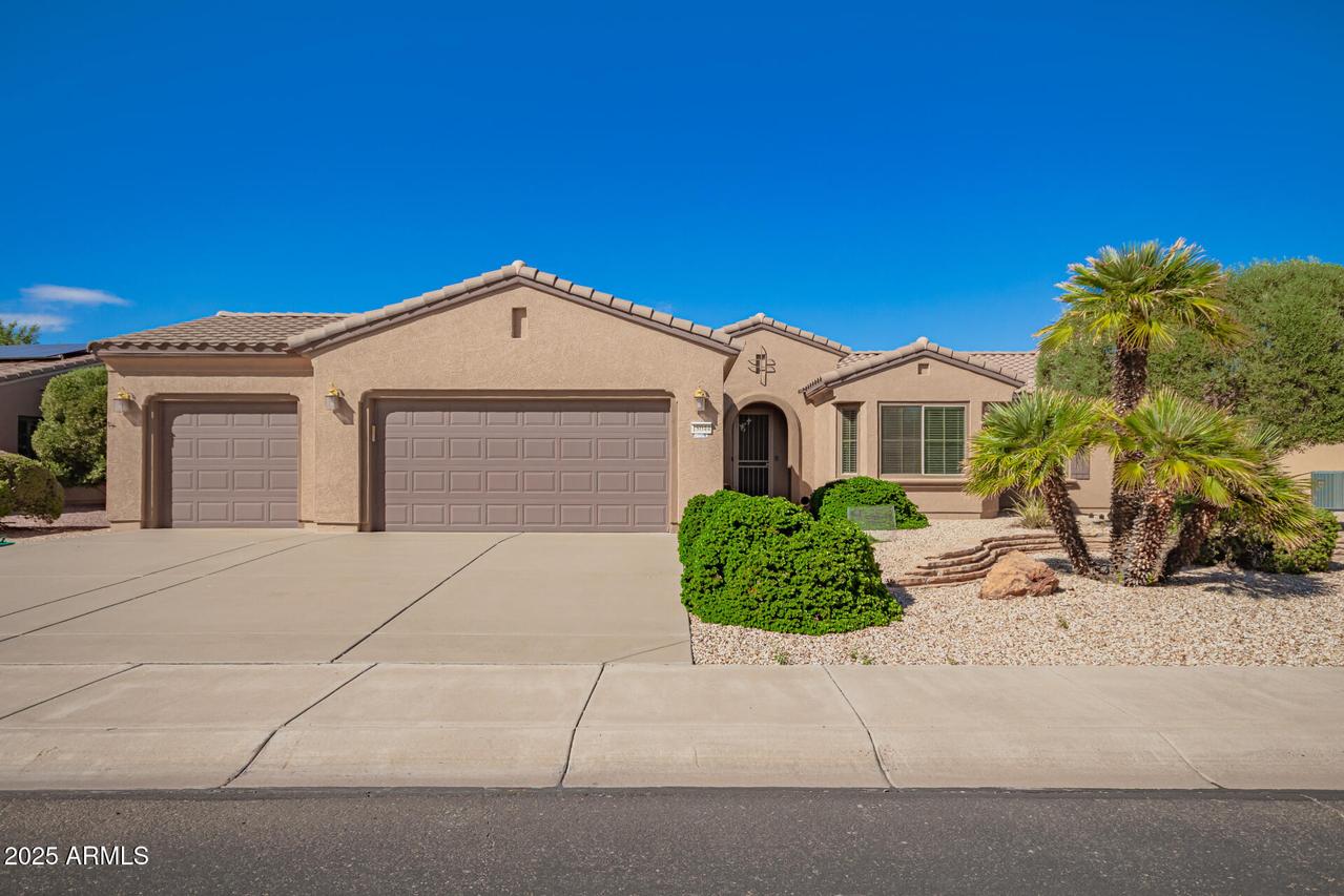18044 W Tierra Del Sol Dr., Surprise, AZ 85387