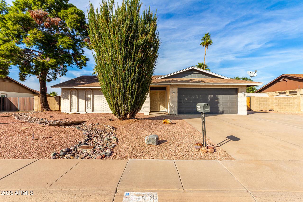3836 W Kings Ave., Phoenix, AZ 85053
