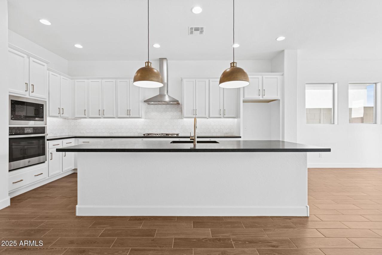 2357 E Amfissa Dr., San Tan Valley, AZ 85140