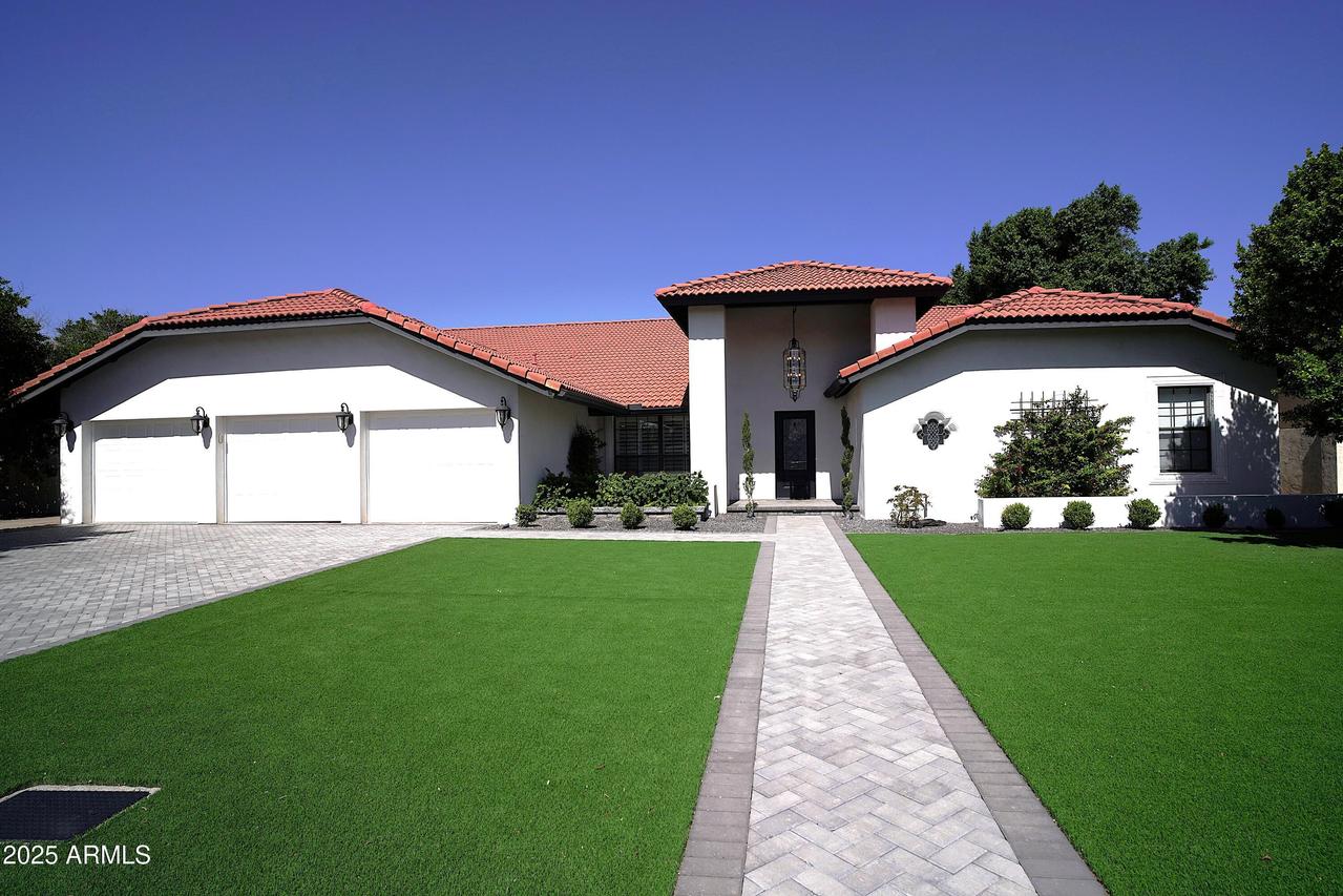 1844 E Leland Cir., Mesa, AZ 85203