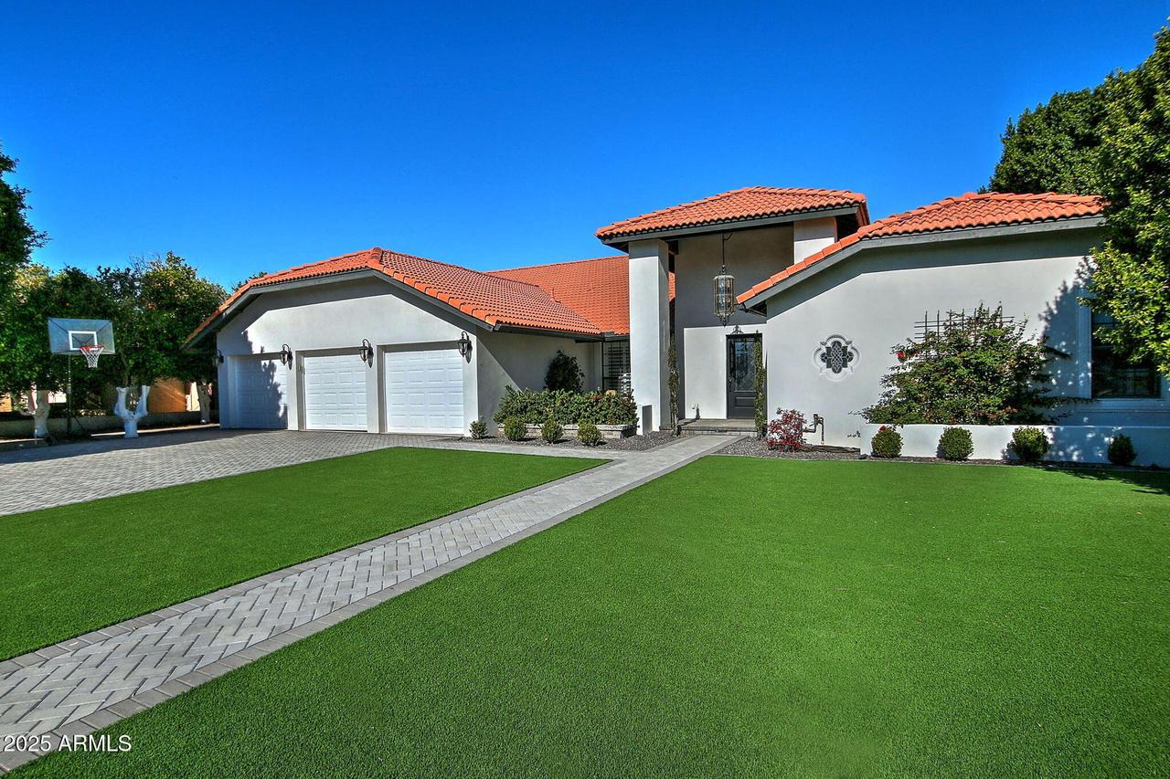 1844 E Leland Cir., Mesa, AZ 85203