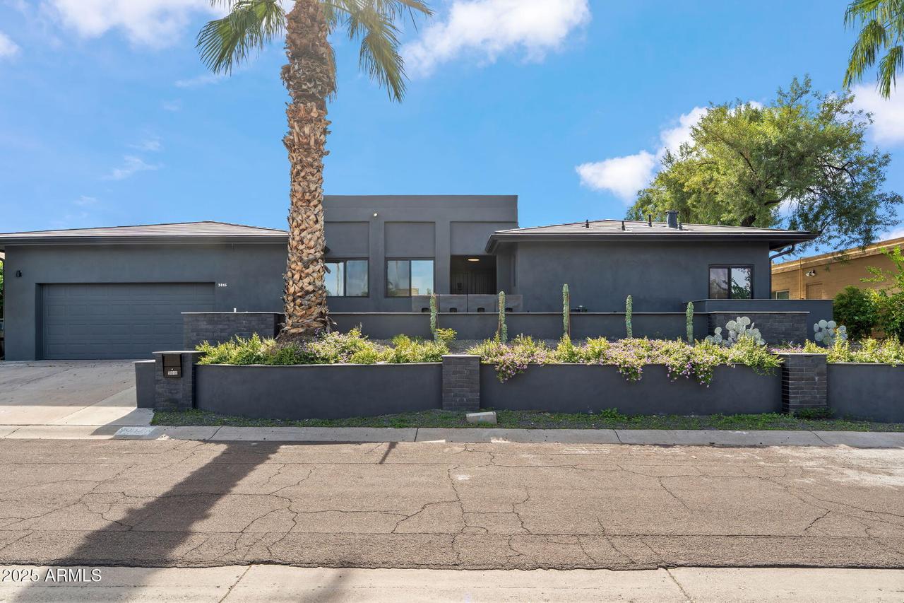 9046 N 28th St., Phoenix, AZ 85028