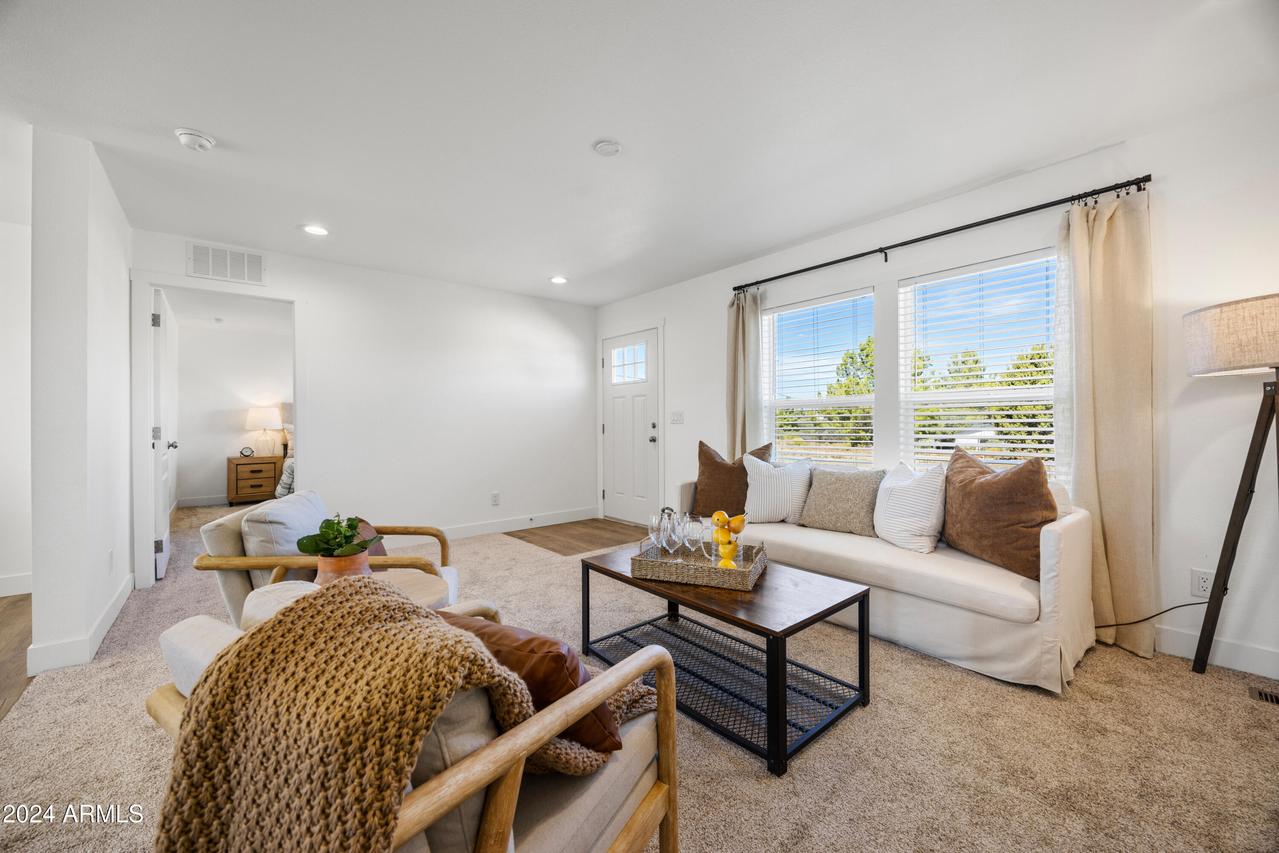 13271 E Courtney Ln., Mayer, AZ 86333