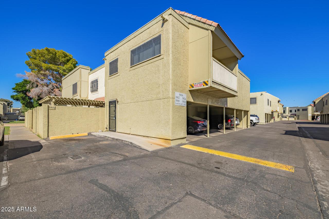 5906 N 48th Ave., Glendale, AZ 85301