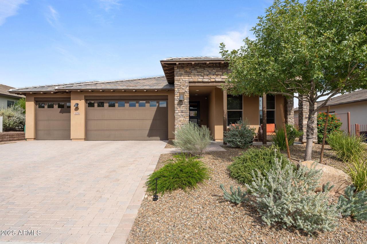 3258 Sparrows Creek Way, Wickenburg, AZ 85390
