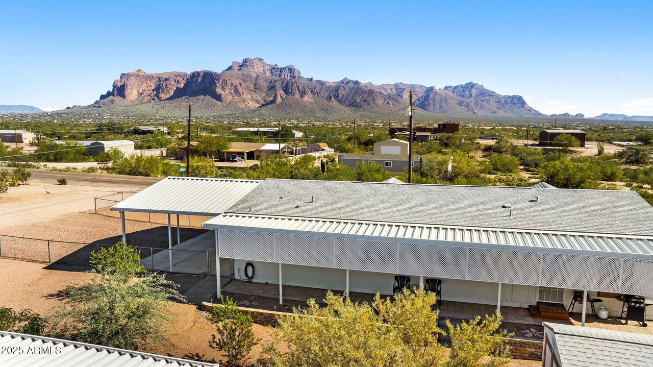 126 S Hilton Rd., Apache Junction, AZ 85119