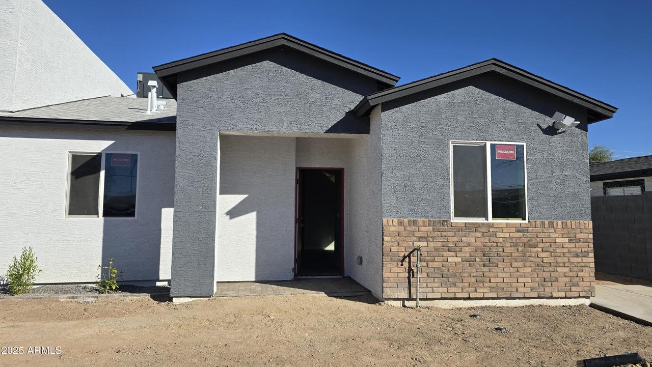 732 E Carol Ave., Phoenix, AZ 85020