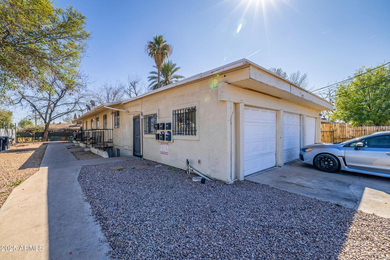 325 S Pioneer, Mesa, AZ 85204