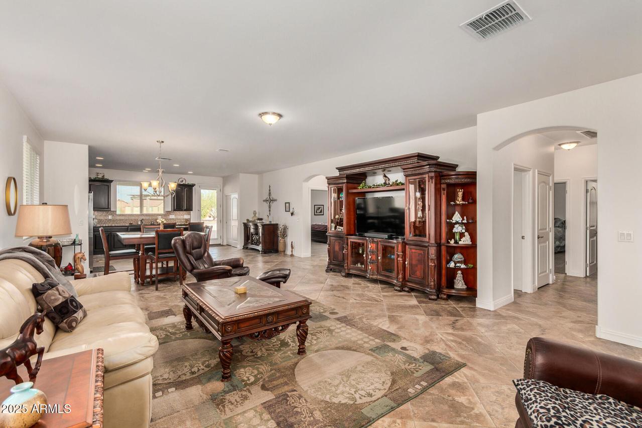 3178 W Roberts Rd., San Tan Valley, AZ 85144