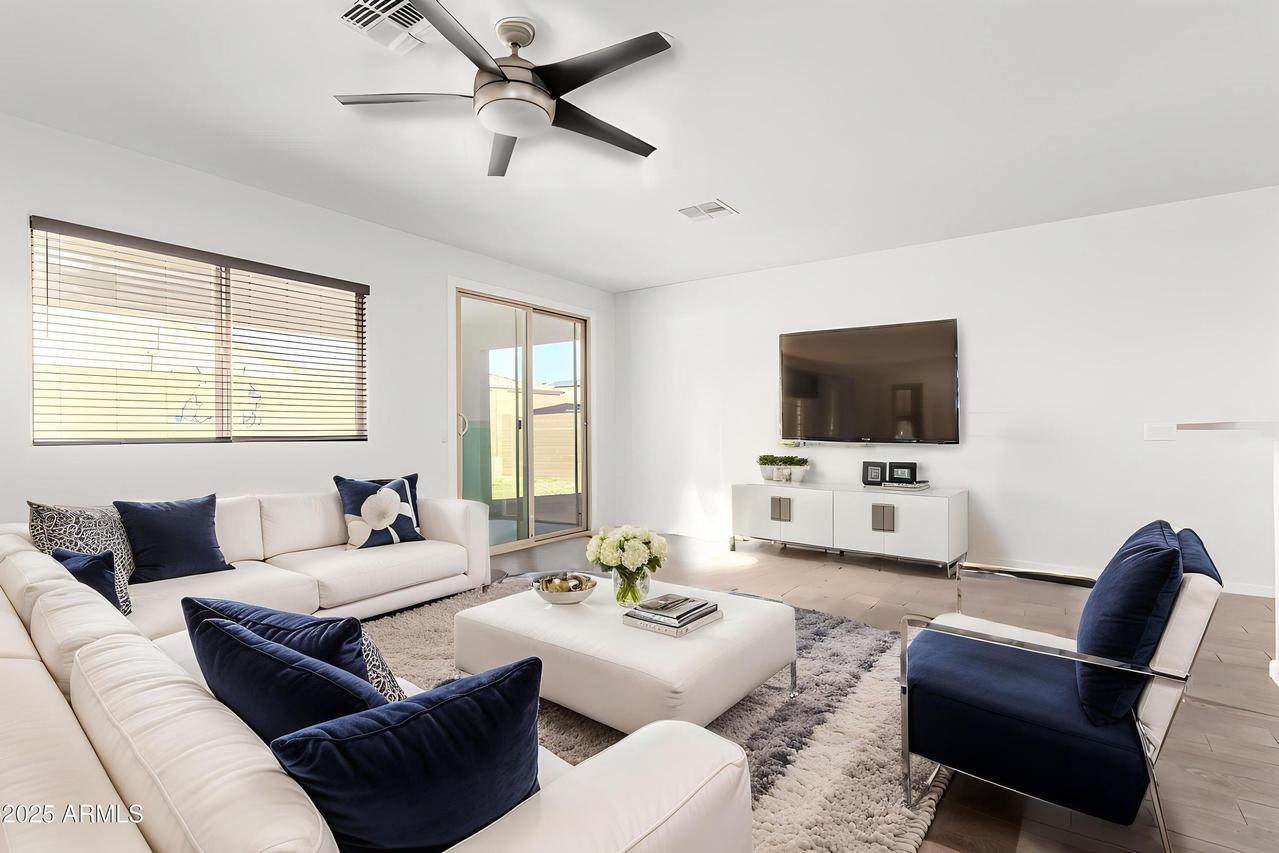 17466 W Echo Ln., Waddell, AZ 85355