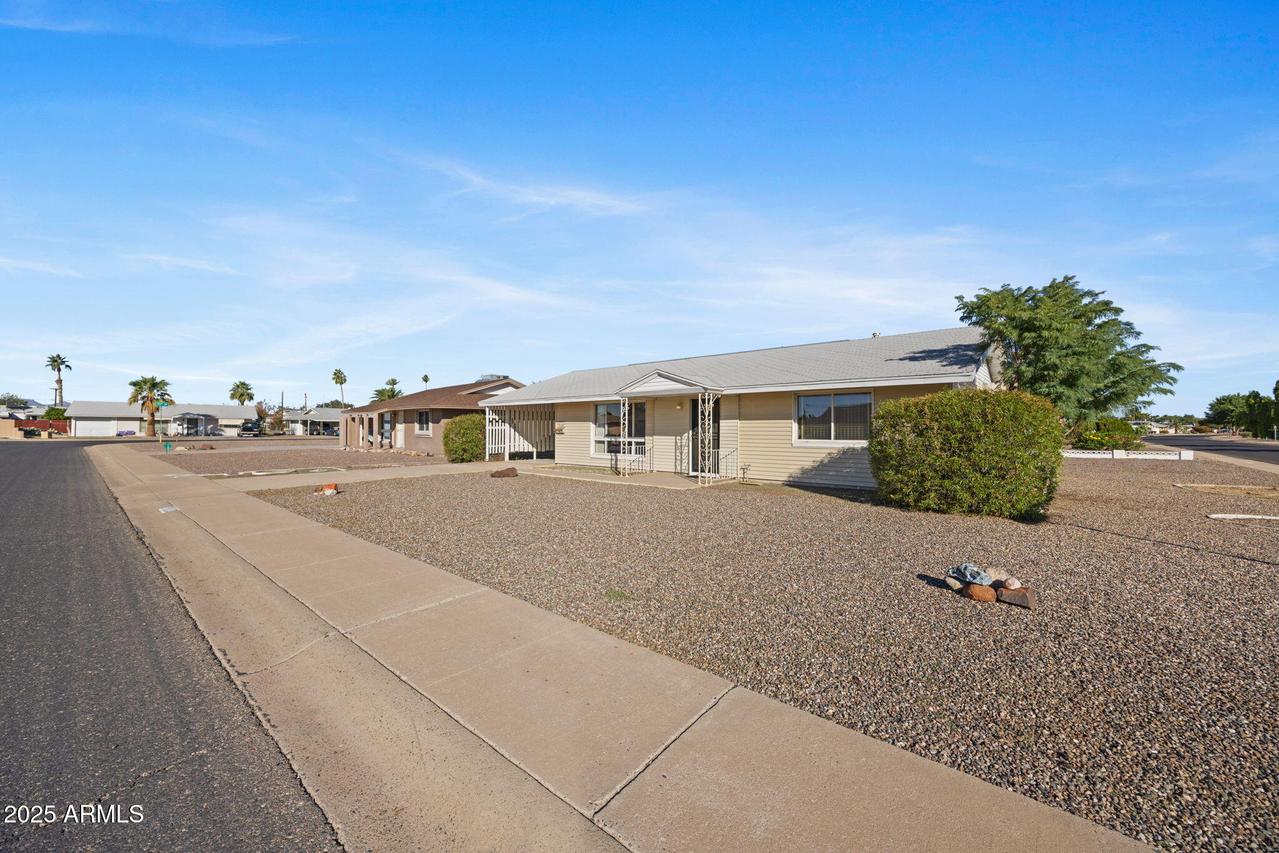 11002 W Greer Ave., Sun City, AZ 85351