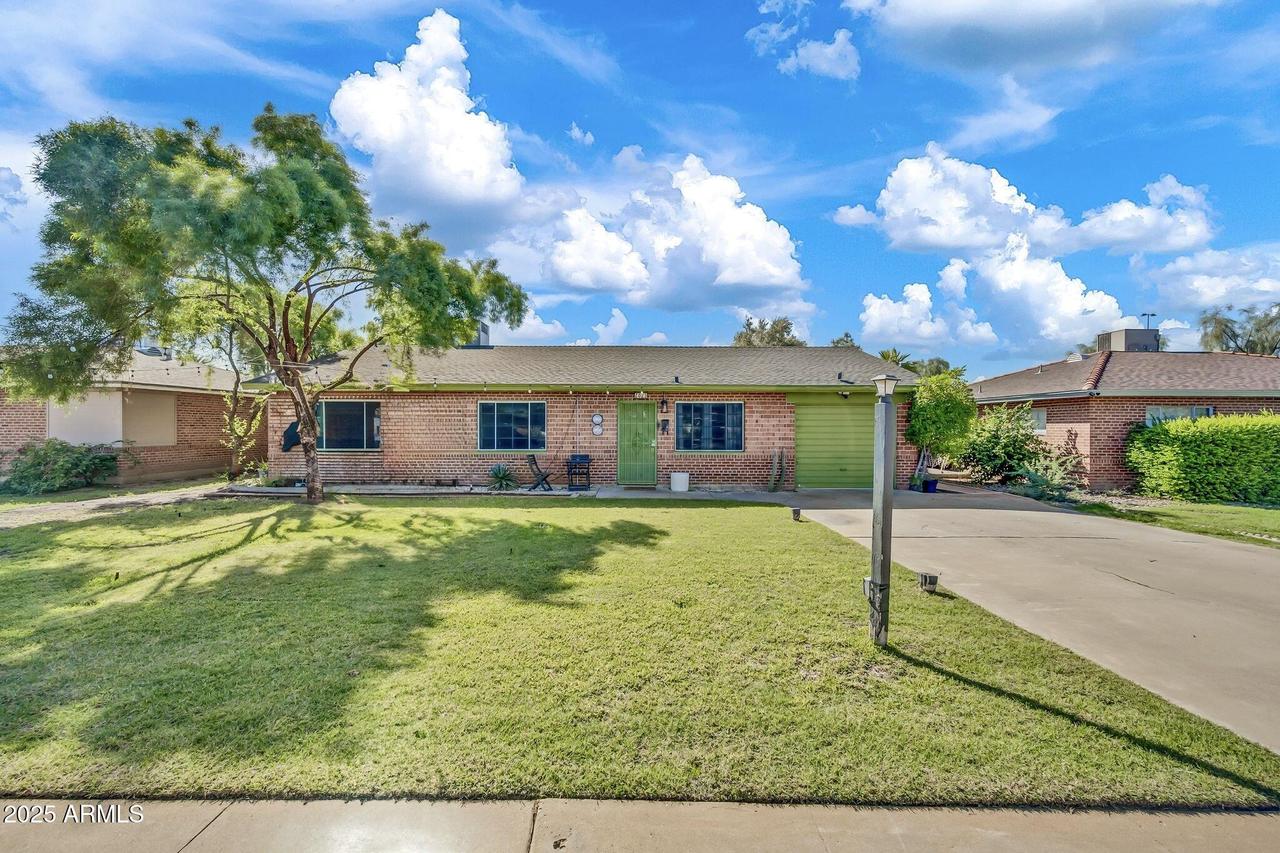 2023 E Hubbell St., Phoenix, AZ 85006