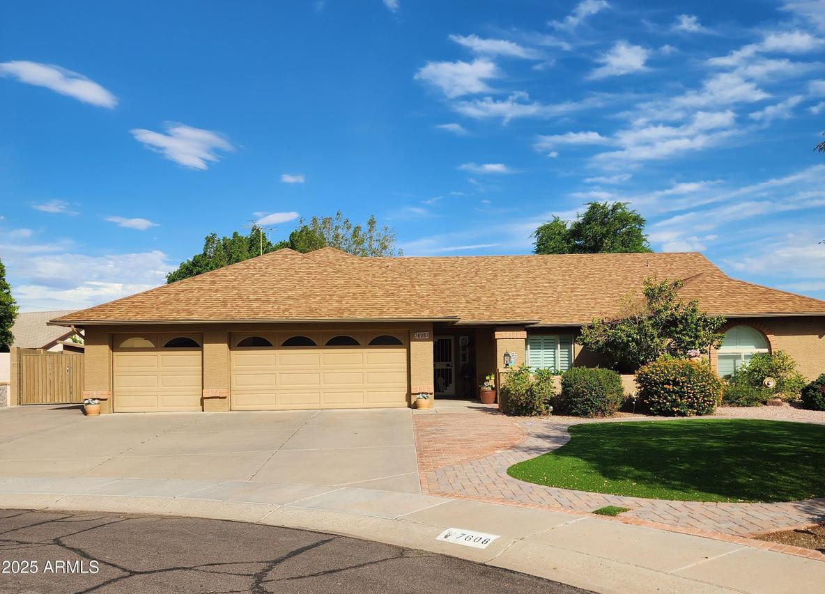 7608 W Dahlia Dr., Peoria, AZ 85381