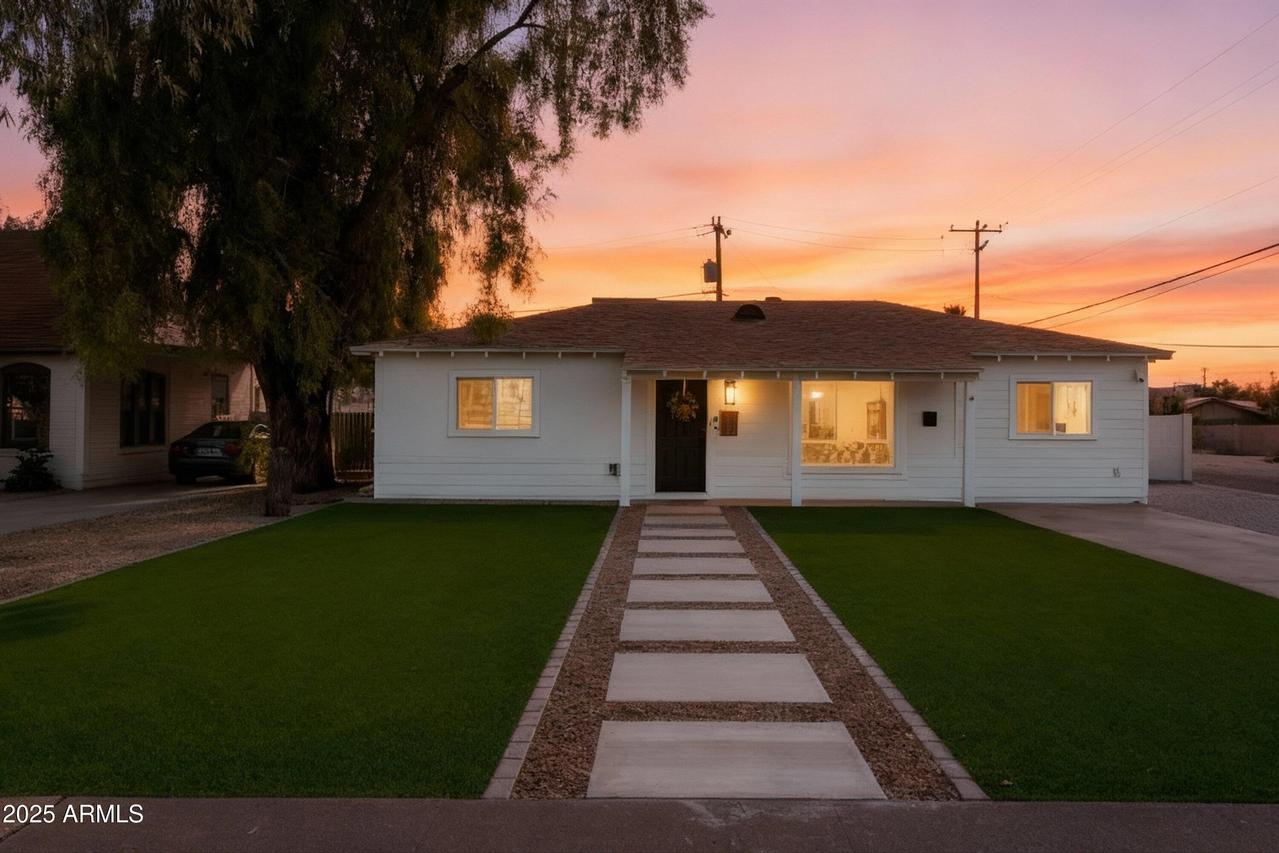 2201 E Weldon Ave., Phoenix, AZ 85016