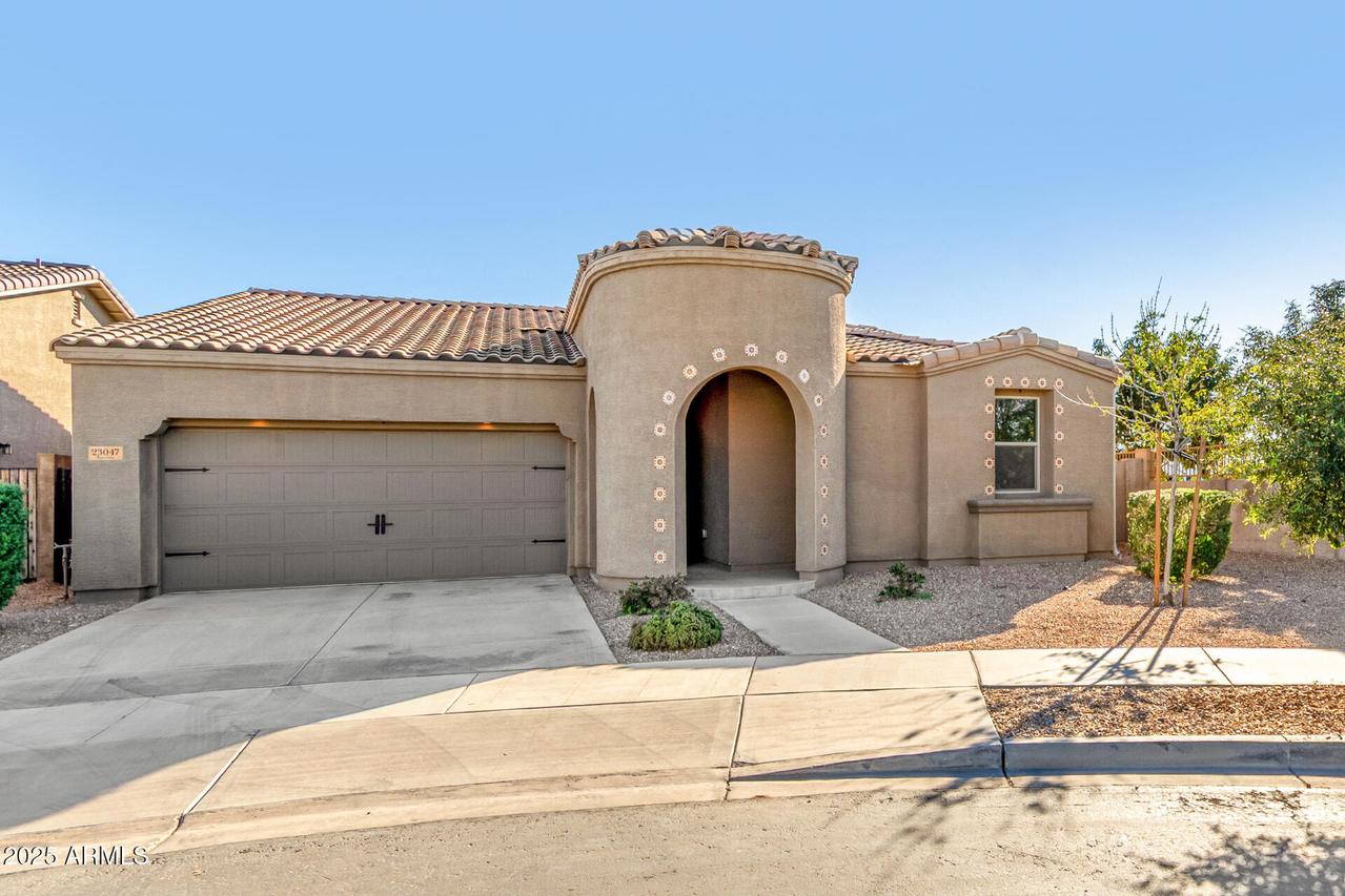 23047 E Calle De Flores, Queen Creek, AZ 85142