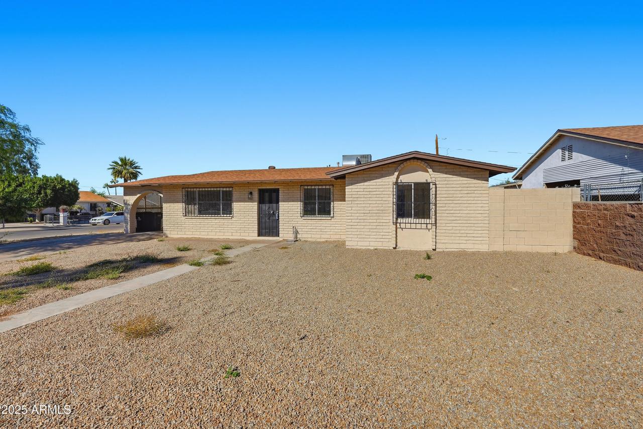 530 W Desert Dr., Phoenix, AZ 85041