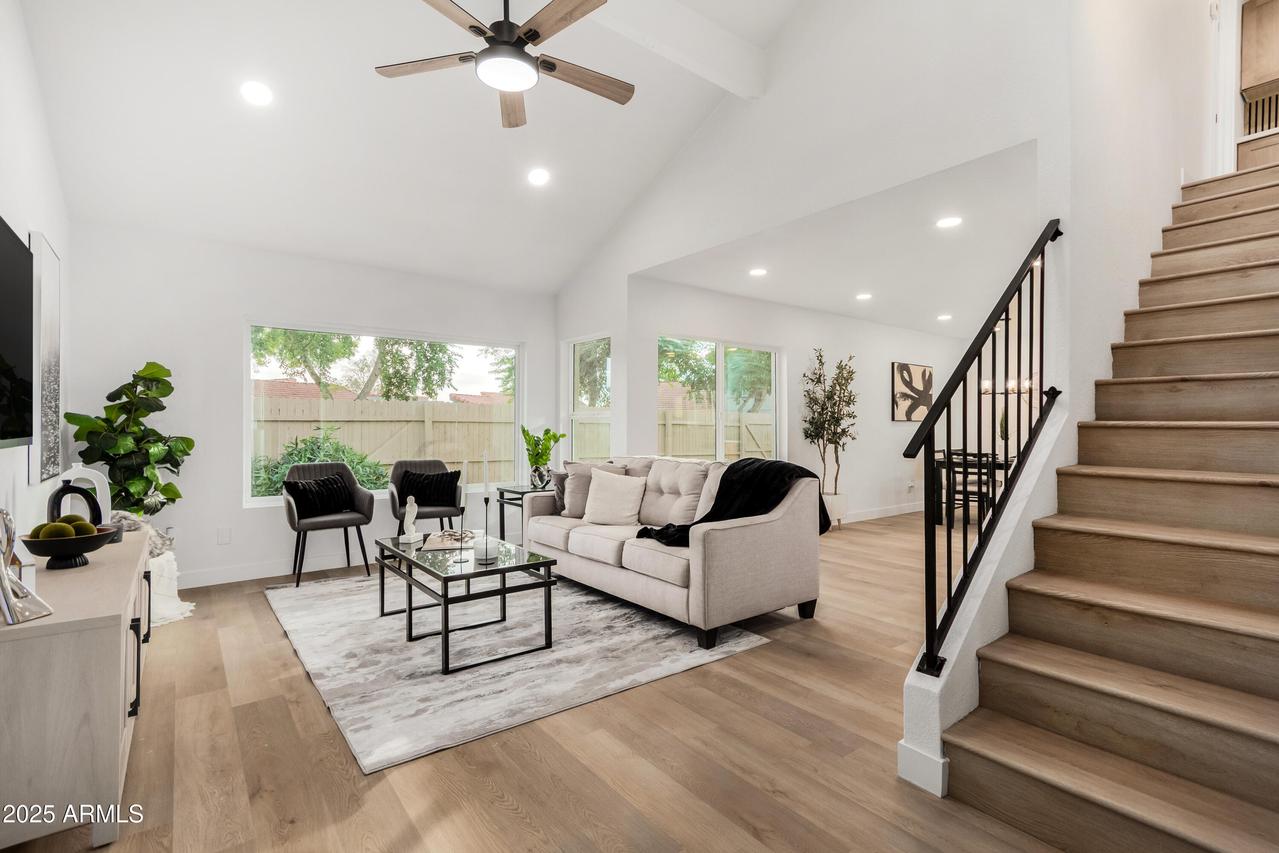 2415 W Greenway Rd. #6, Phoenix, AZ 85023