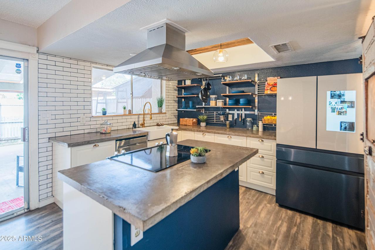 3203 W Royal Palm Rd., Phoenix, AZ 85051