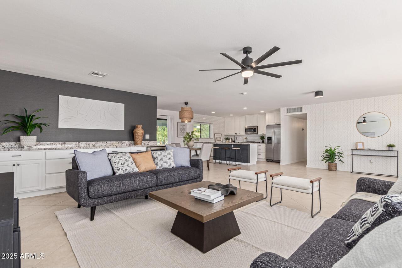 8124 E Mitchell Dr., Scottsdale, AZ 85251