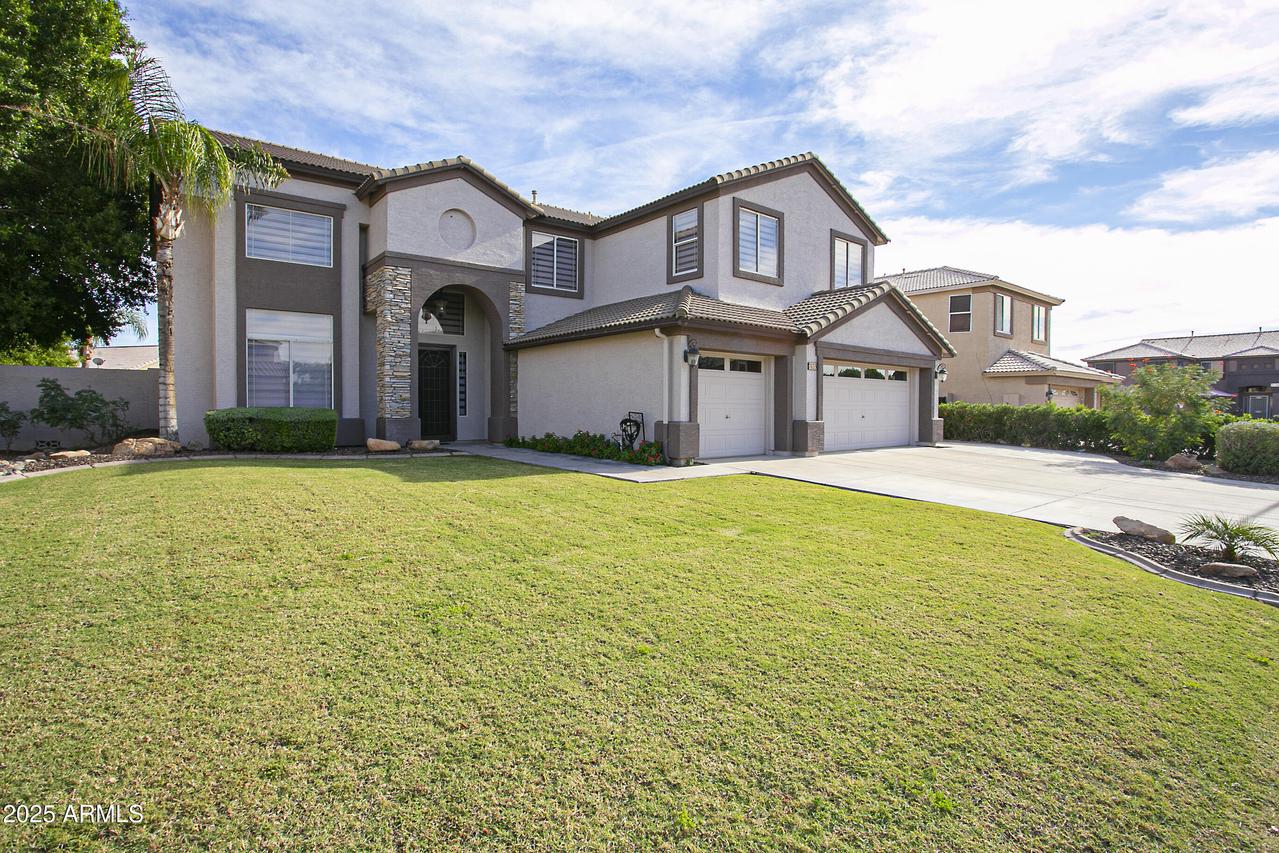 7033 W Honeysuckle Dr., Peoria, AZ 85383