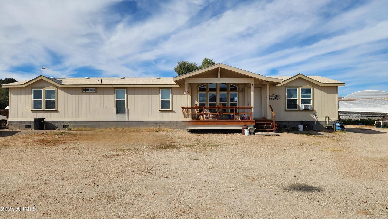 35448 2nd St., Wenden, AZ 85357