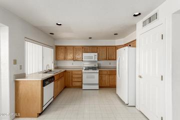 7624 W Mauna Loa Ln., Peoria, AZ 85381