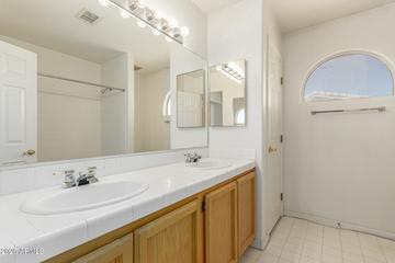 7624 W Mauna Loa Ln., Peoria, AZ 85381