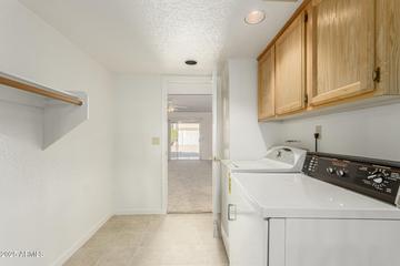 7624 W Mauna Loa Ln., Peoria, AZ 85381