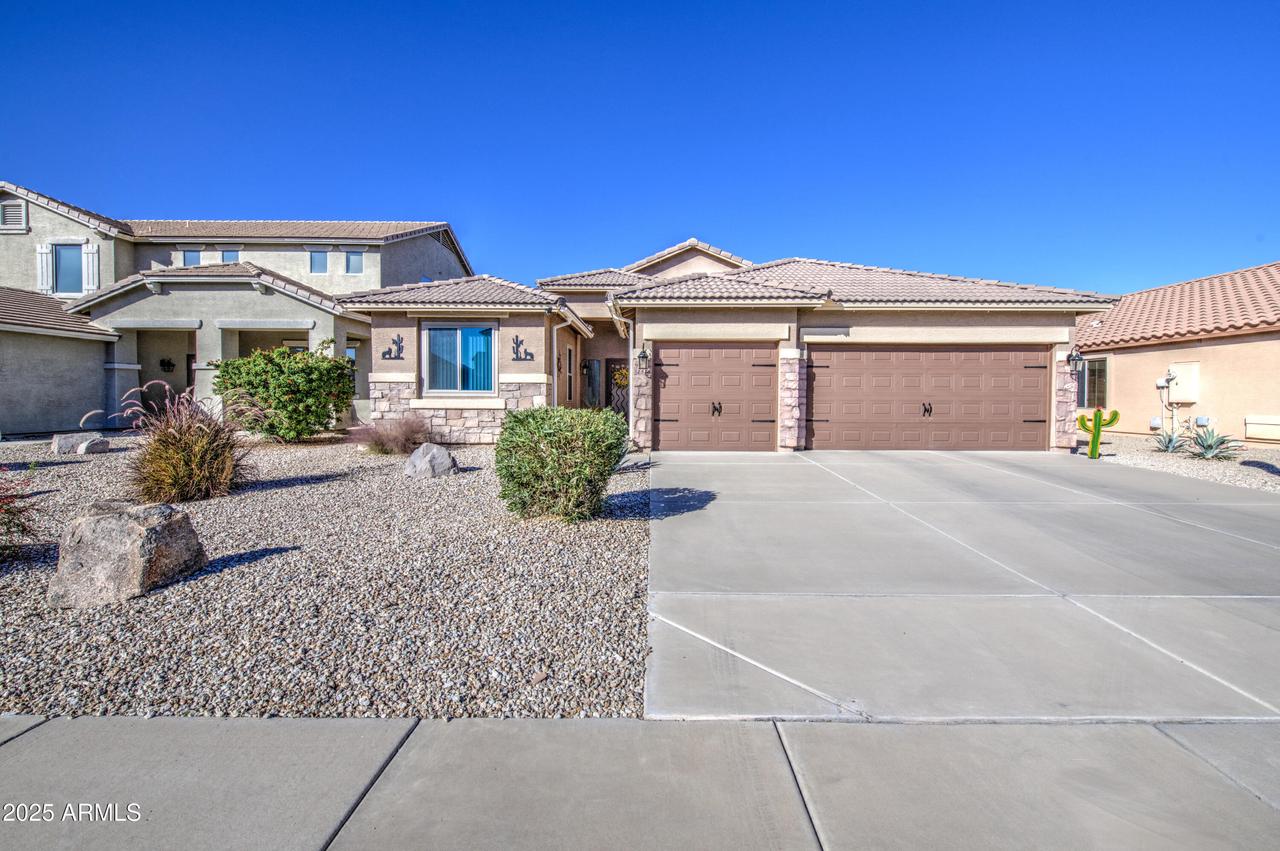 1518 W Agrarian Hills Dr., San Tan Valley, AZ 85144