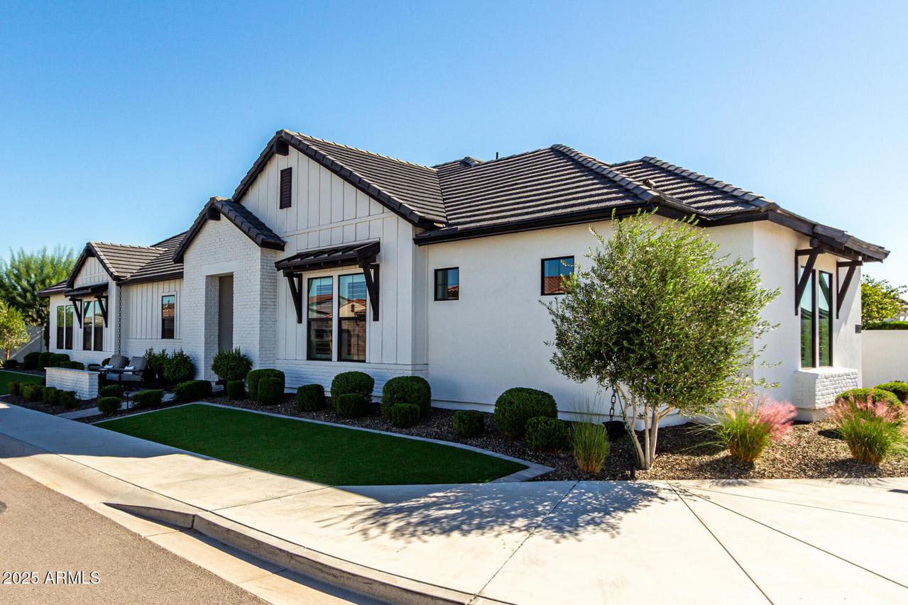 11095 N Folsom St., Surprise, AZ 85388