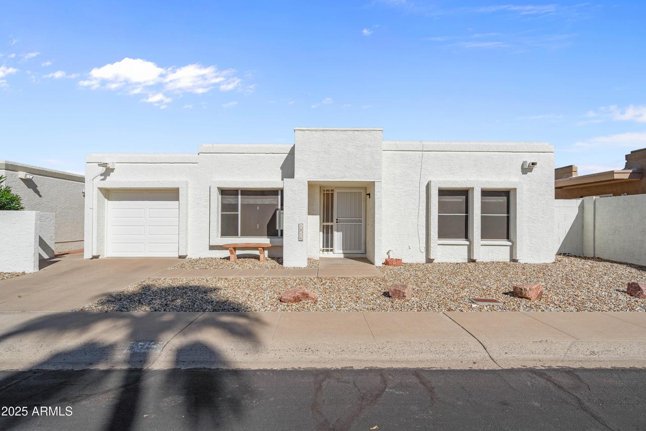 1018 E Michelle Dr., Phoenix, AZ 85022