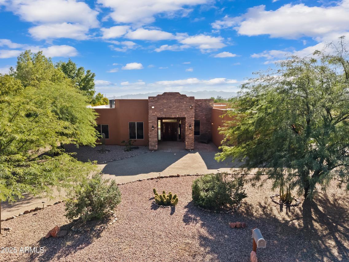 30826 N Crozier Rd., Wittmann, AZ 85361