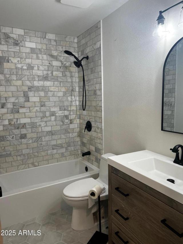 3422 E Sunnyside Dr., Phoenix, AZ 85028